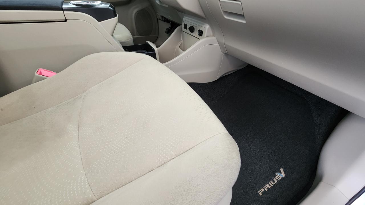Toyota Prius V Three 2013