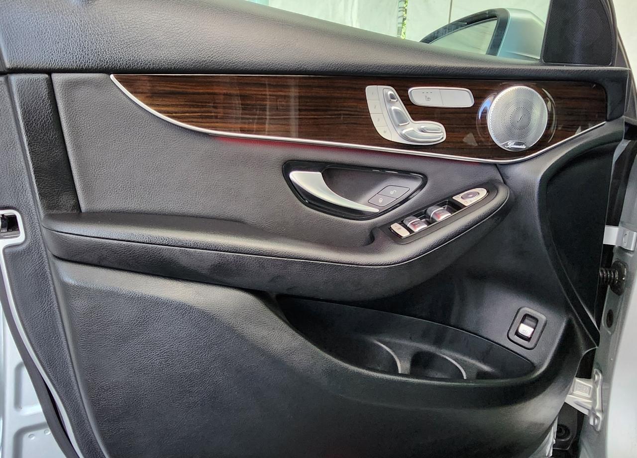 Mercedes-Benz GLC  2020