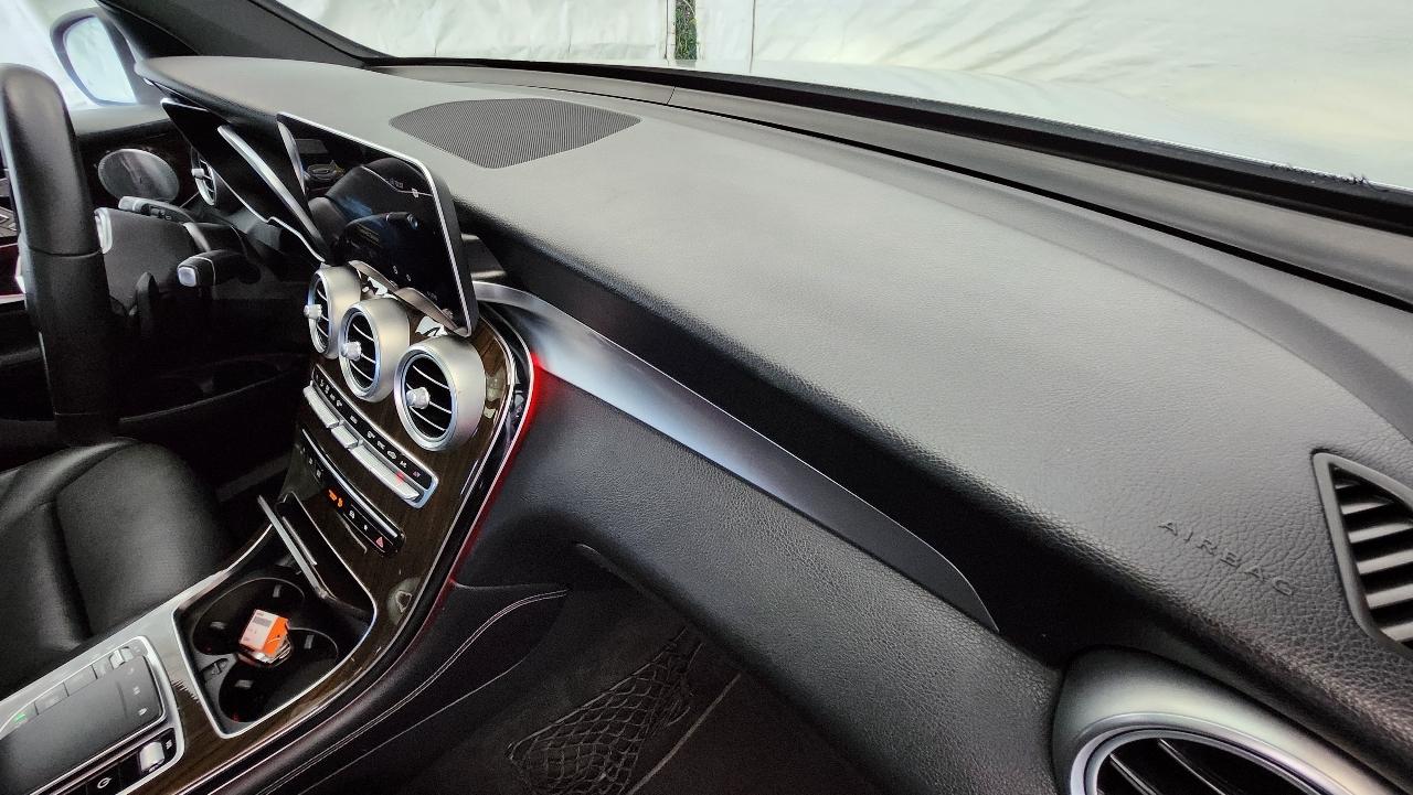 Mercedes-Benz GLC  2020