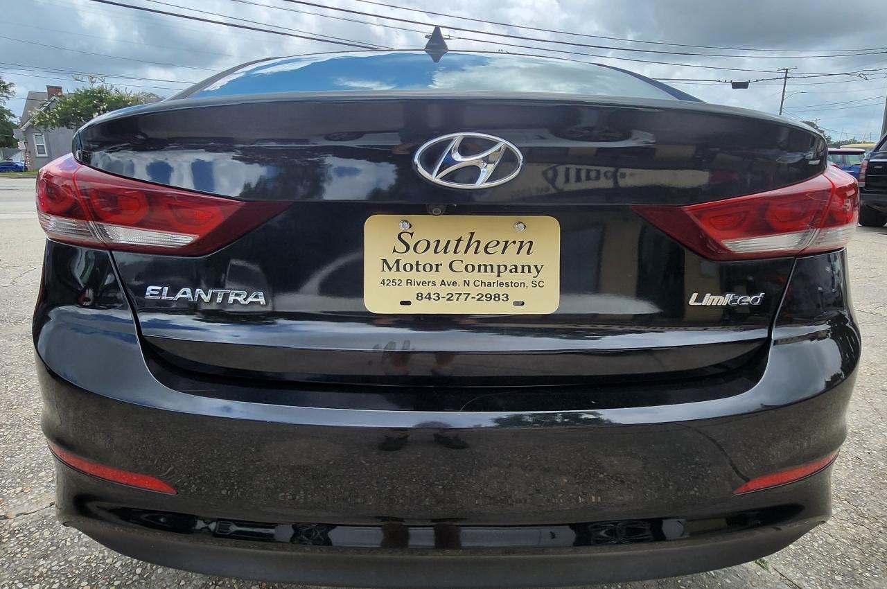 Hyundai Elantra  2017