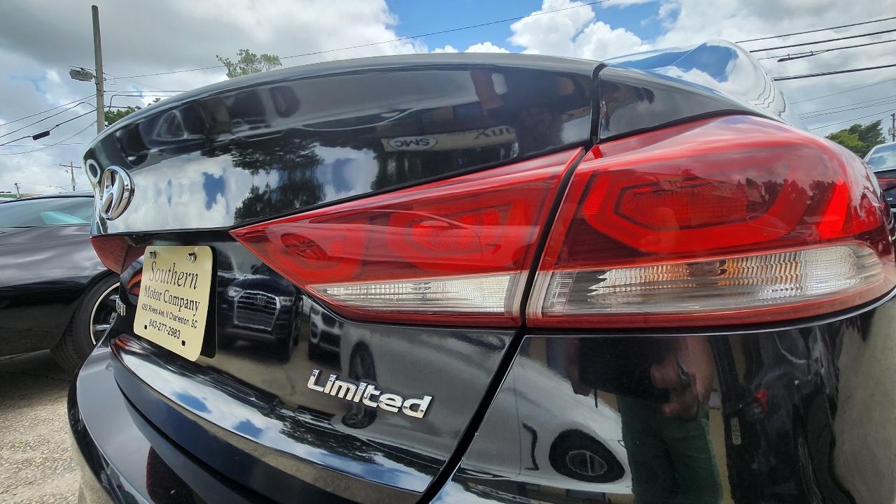 Hyundai Elantra  2017