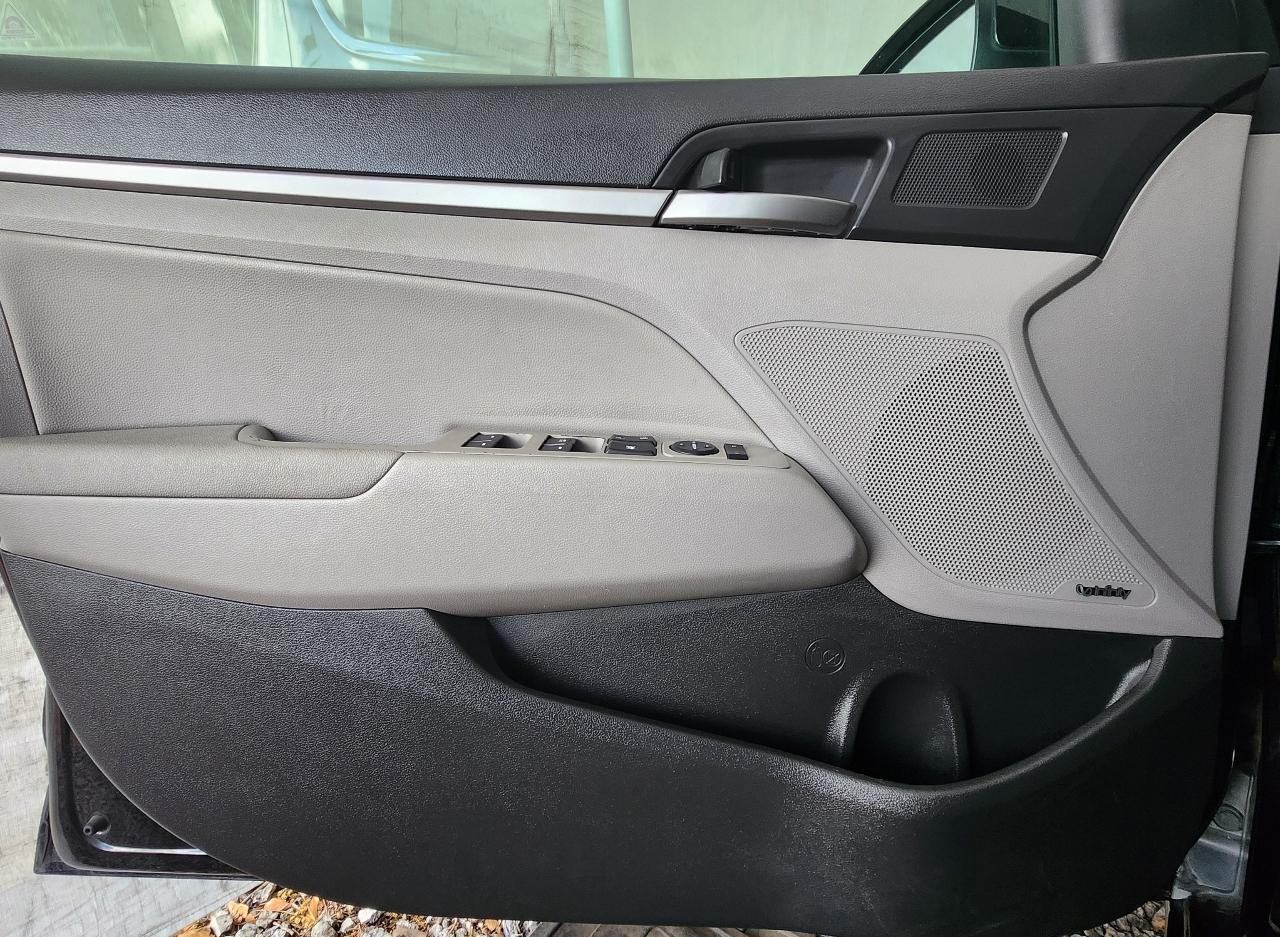 Hyundai Elantra  2017