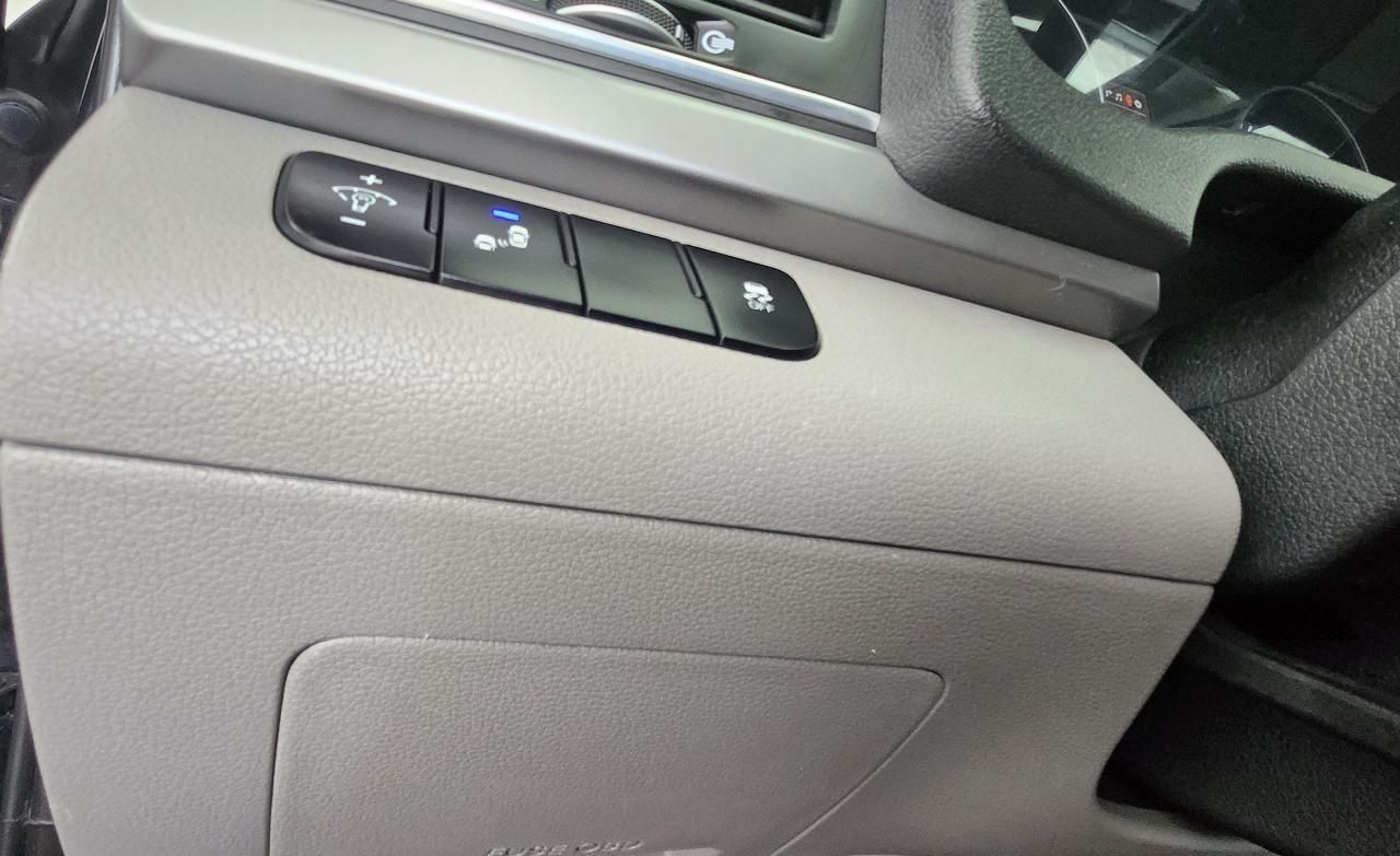 Hyundai Elantra  2017