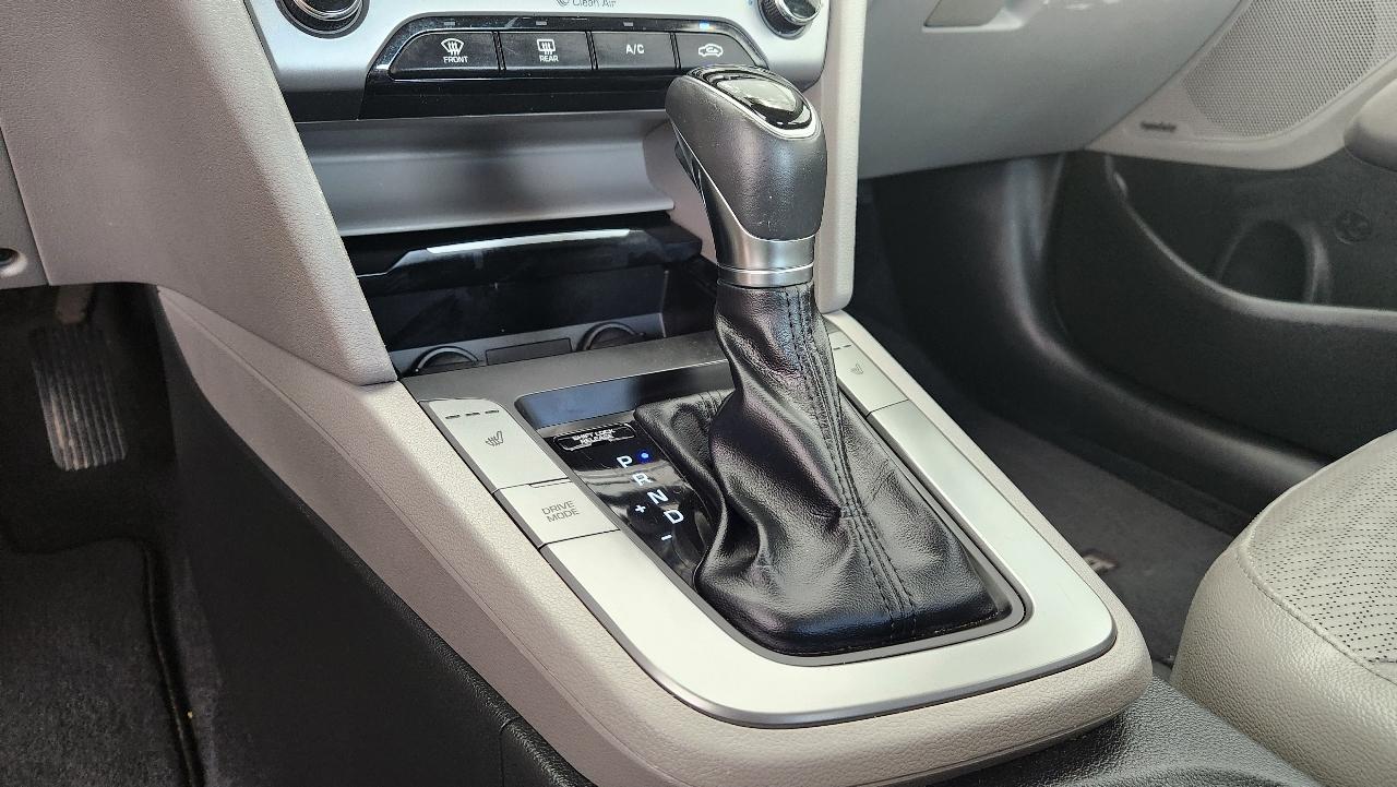 Hyundai Elantra  2017
