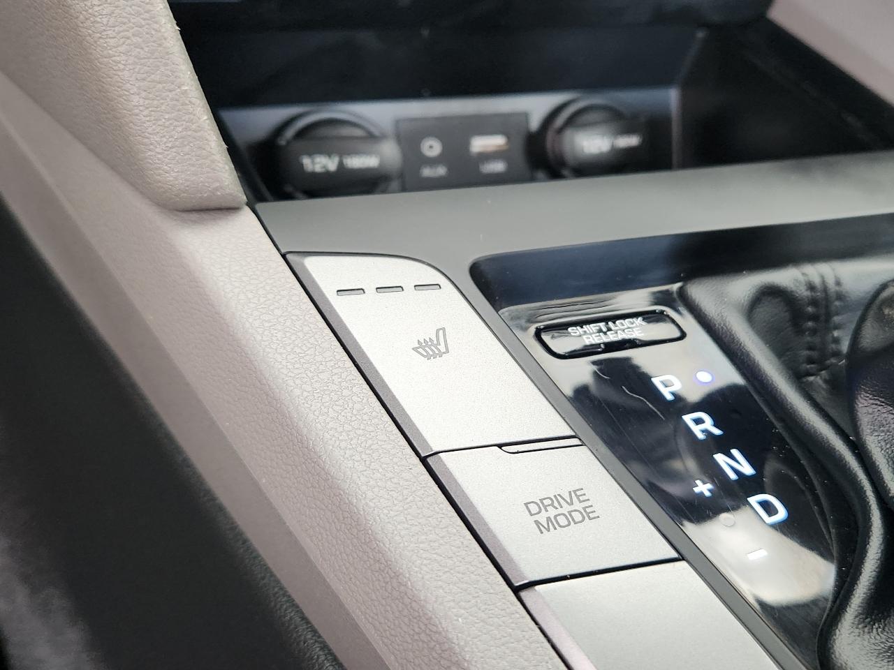 Hyundai Elantra  2017