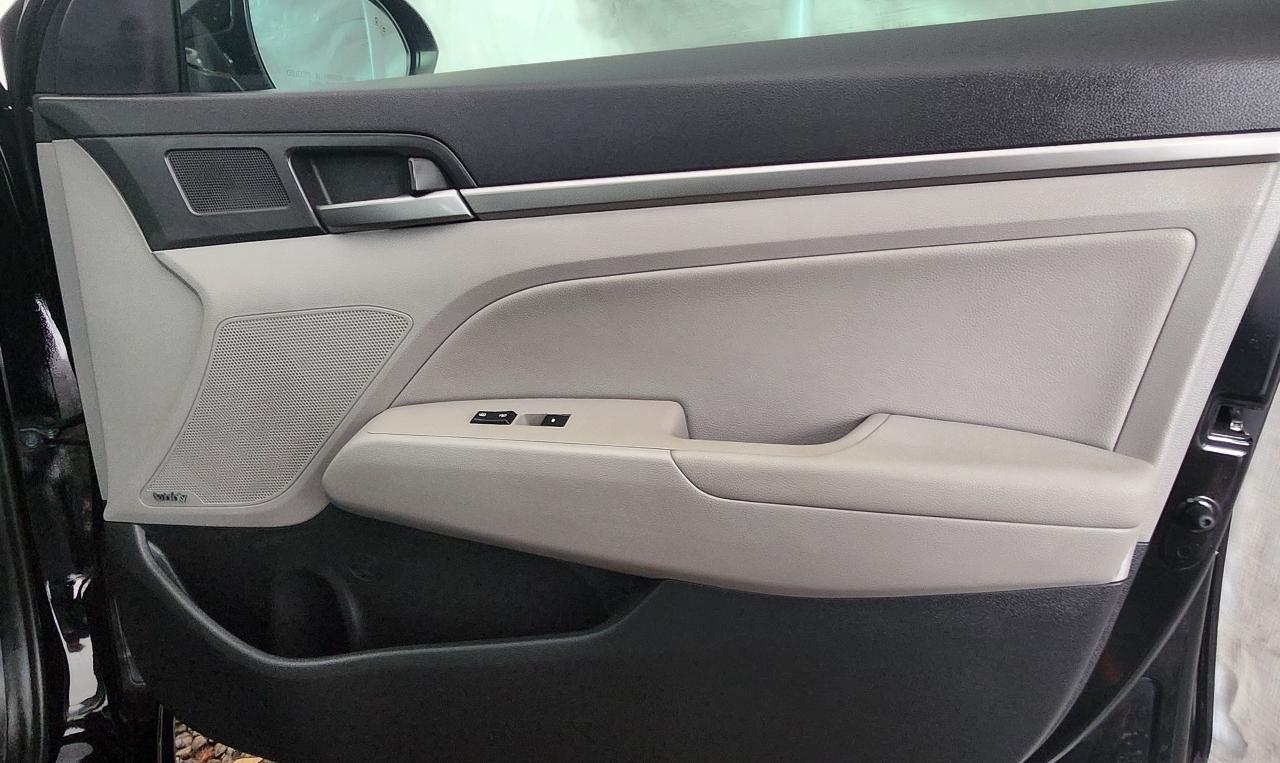 Hyundai Elantra  2017