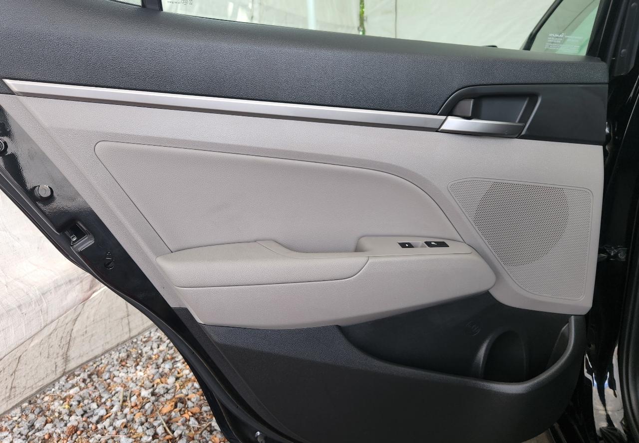 Hyundai Elantra  2017