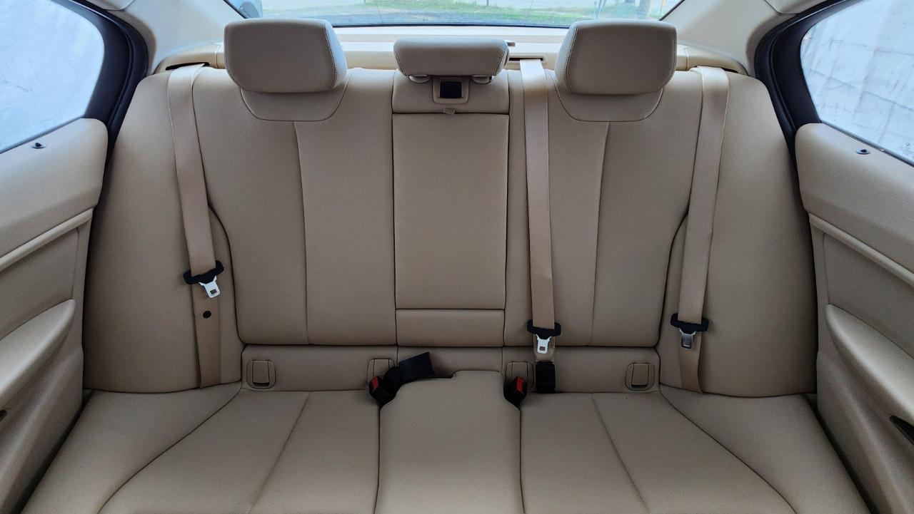BMW 3 Series 328i 2015