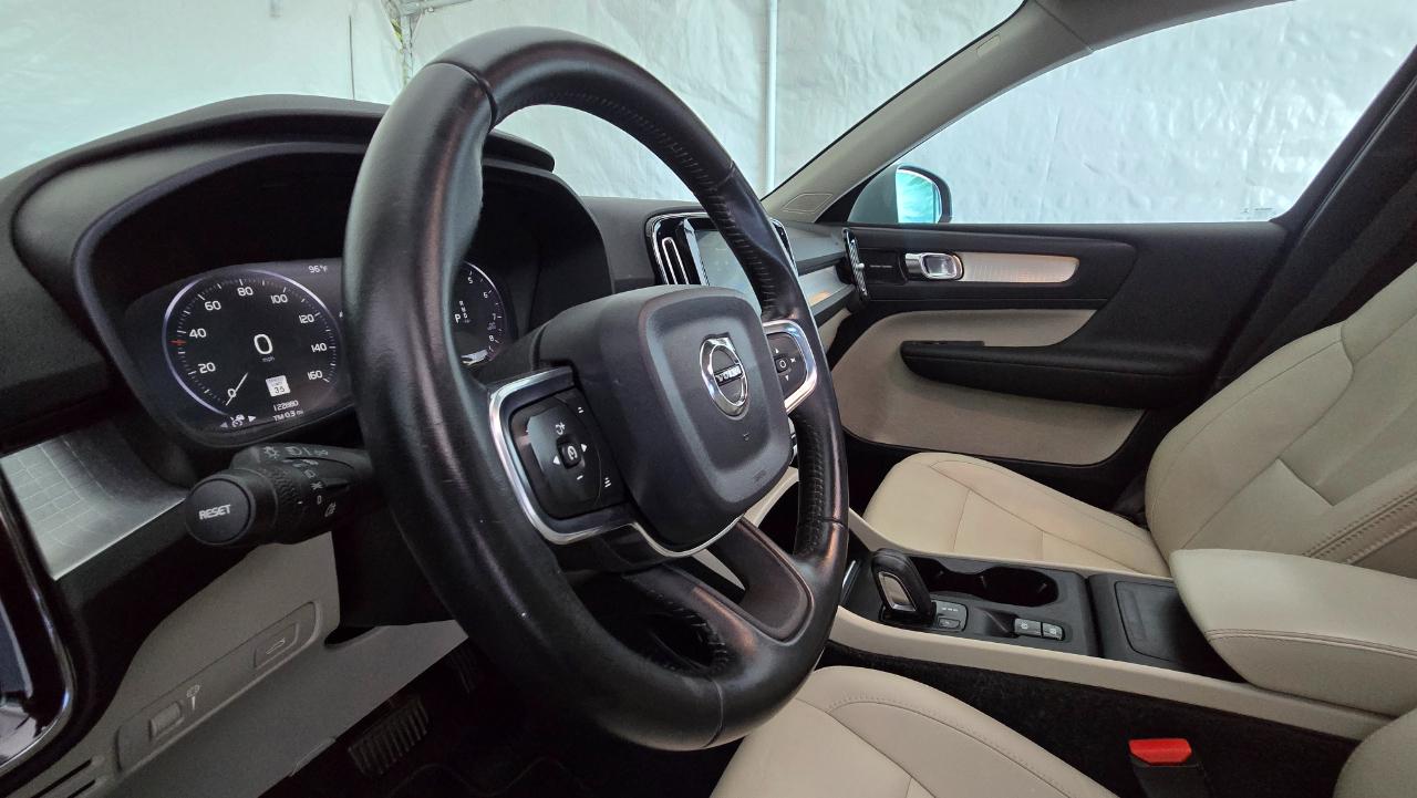 Volvo XC40  2019