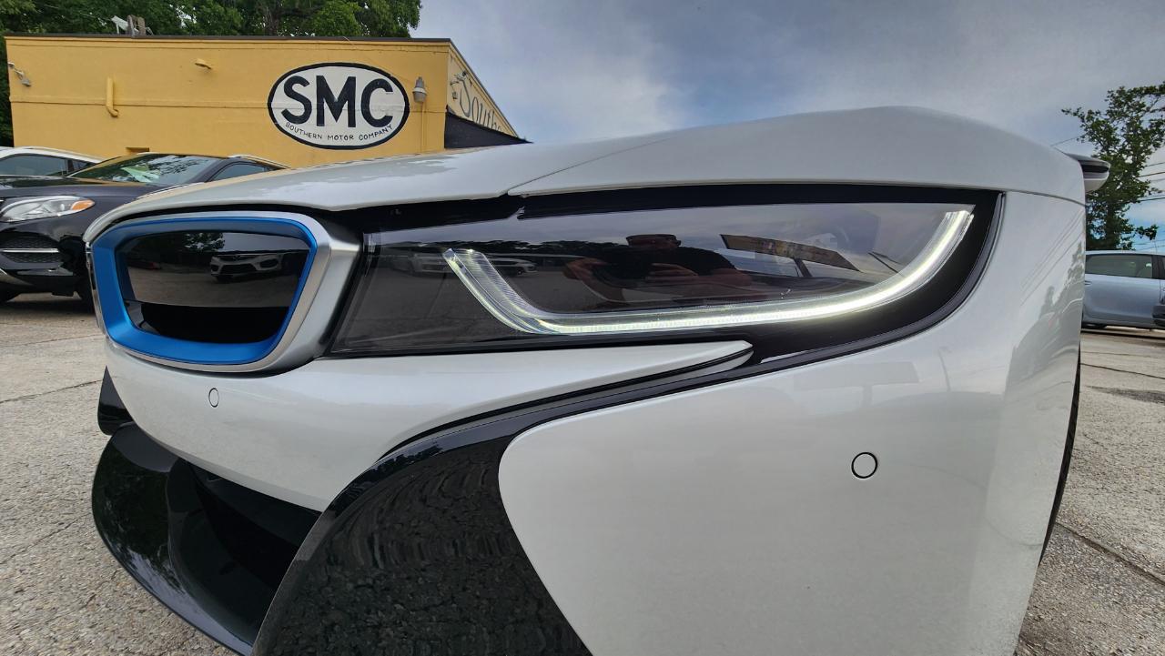 BMW i8  2019