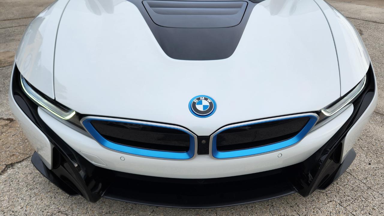 BMW i8  2019