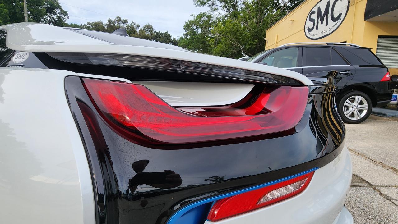 BMW i8  2019