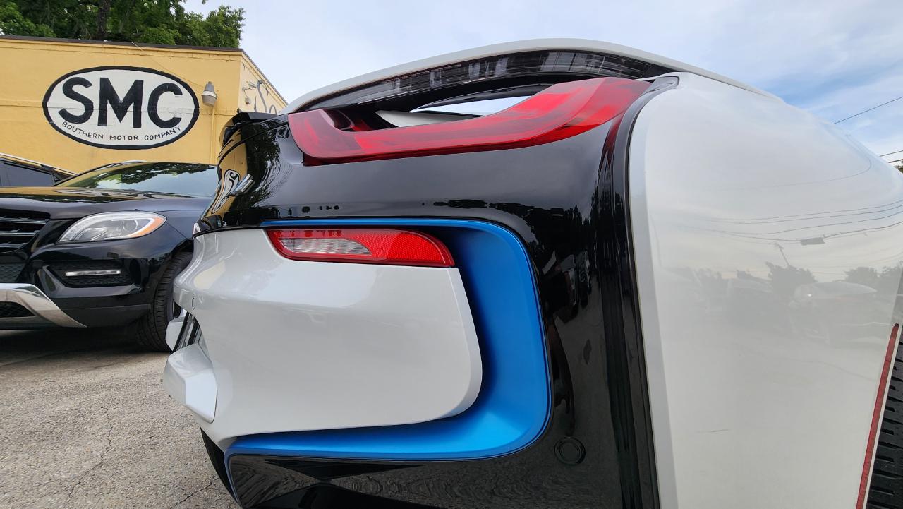 BMW i8  2019