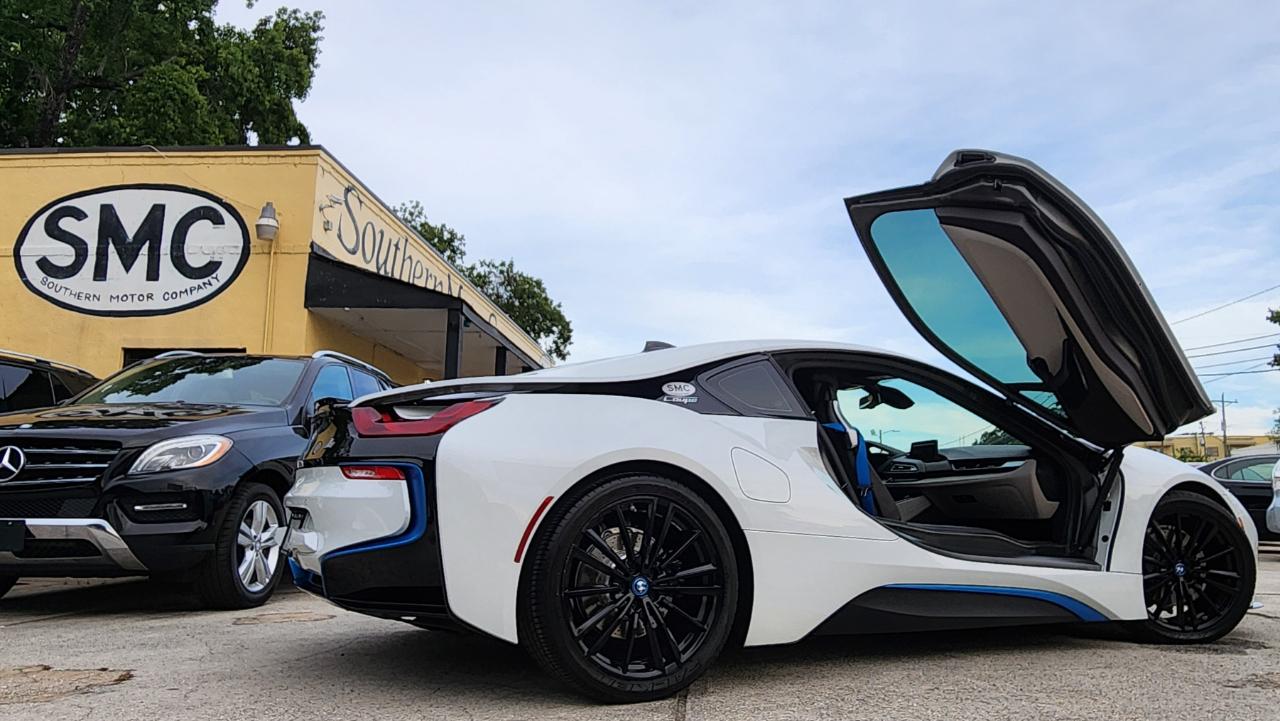 BMW i8  2019