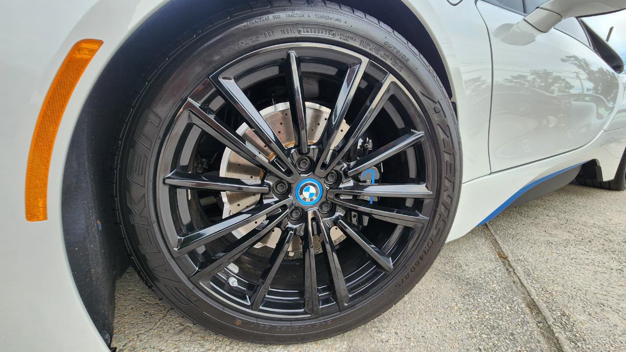 BMW i8  2019