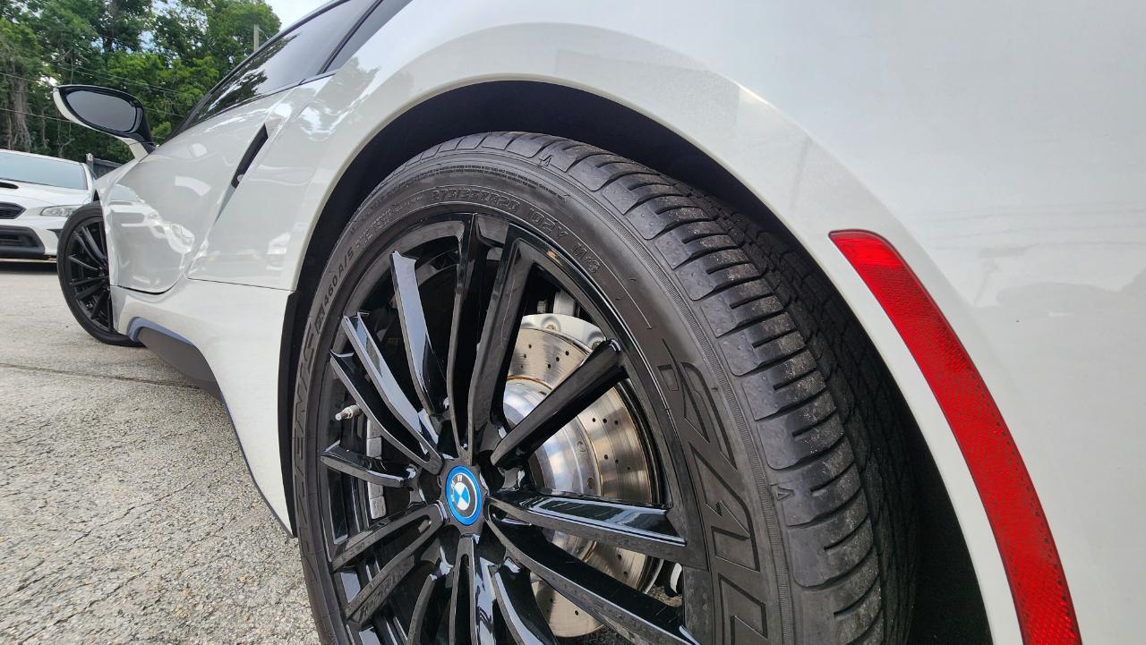 BMW i8  2019