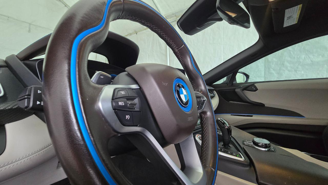 BMW i8  2019