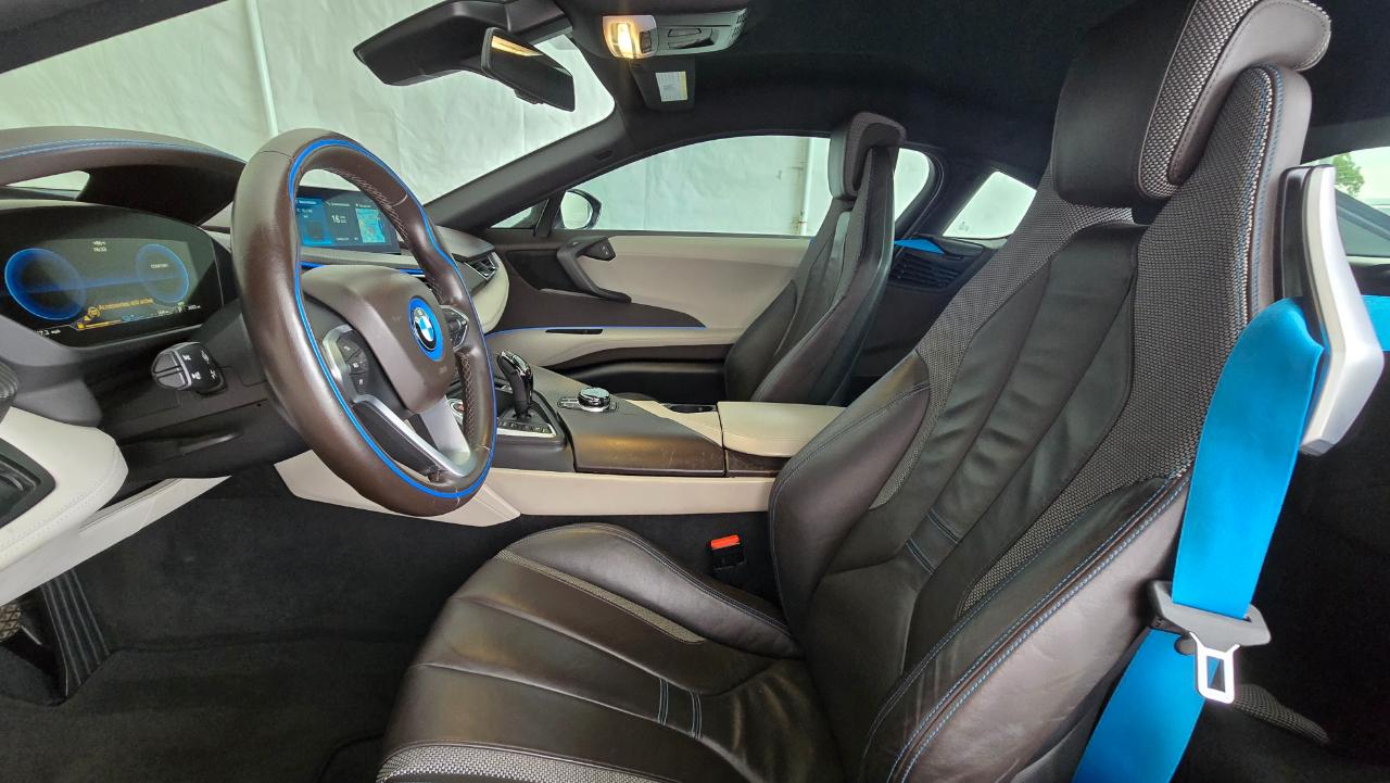 BMW i8  2019