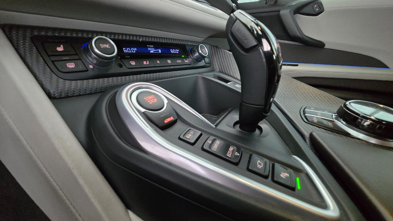 BMW i8  2019