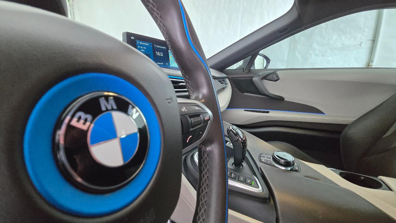 BMW i8  2019