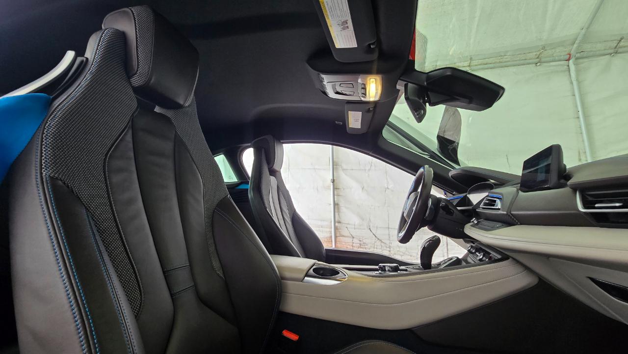 BMW i8  2019