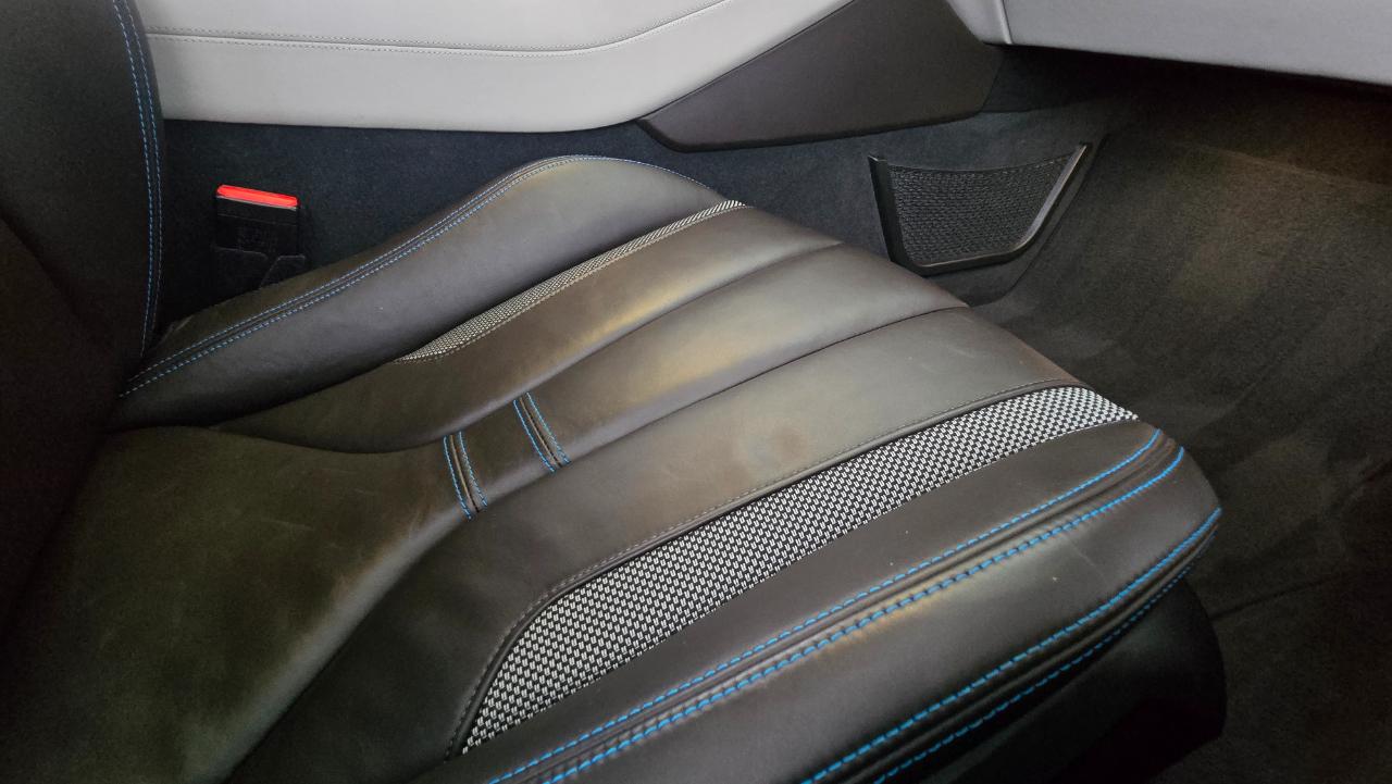 BMW i8  2019