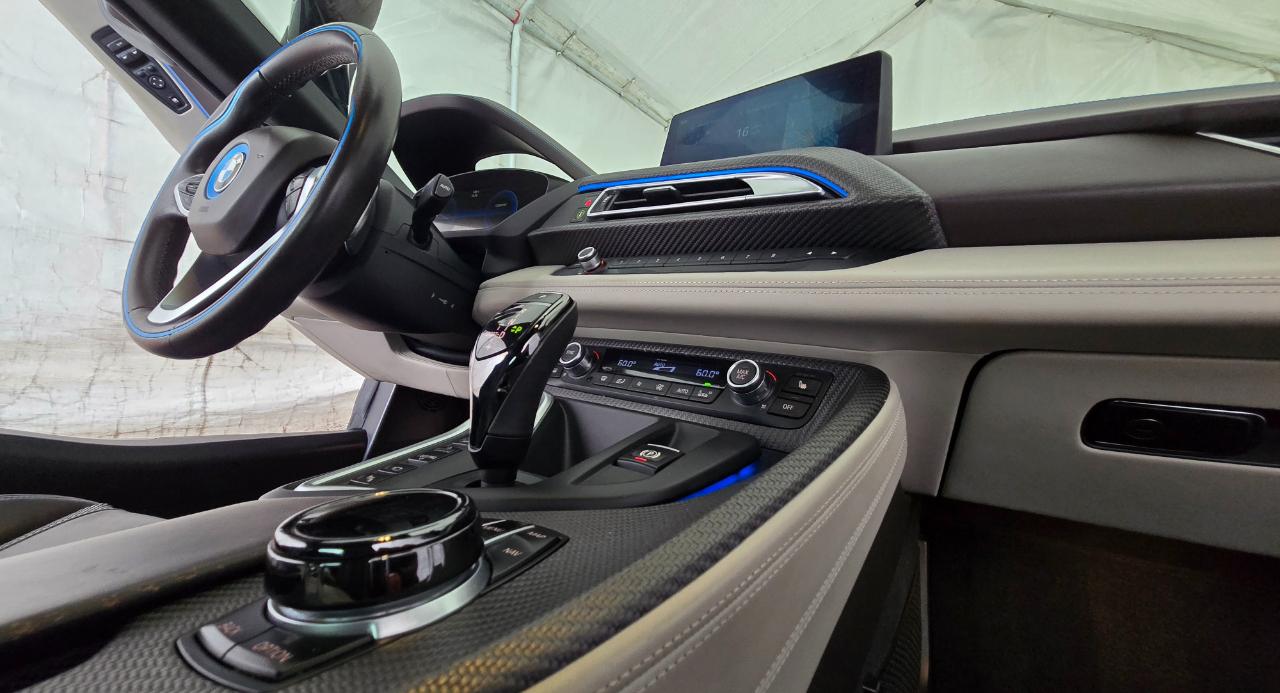 BMW i8  2019