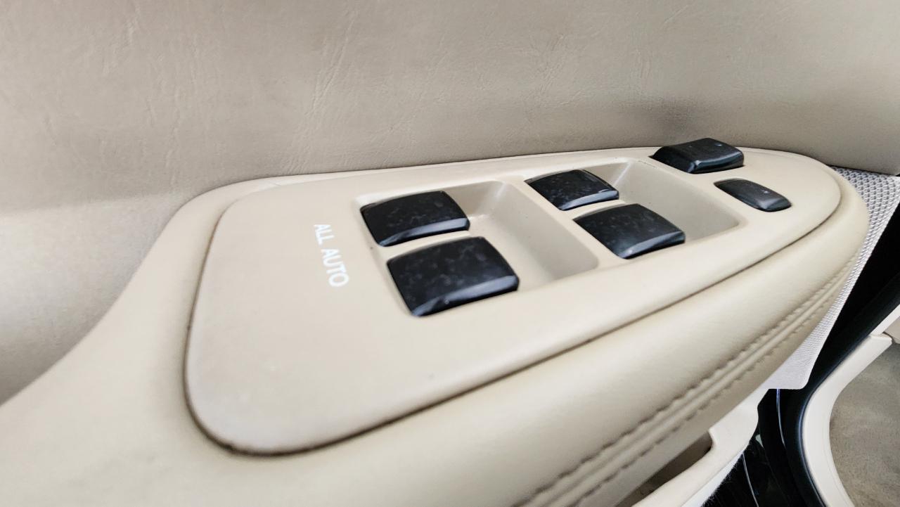 Lexus ES 330 4dr Sdn 2004