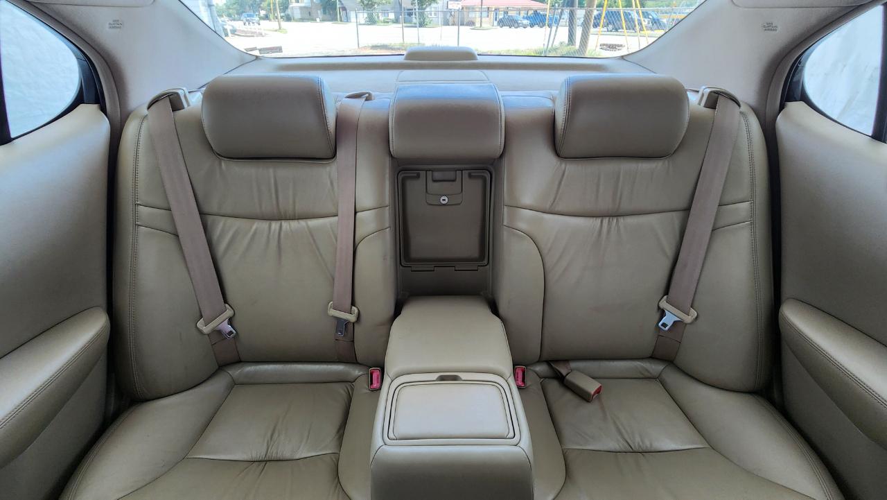 Lexus ES 330 4dr Sdn 2004