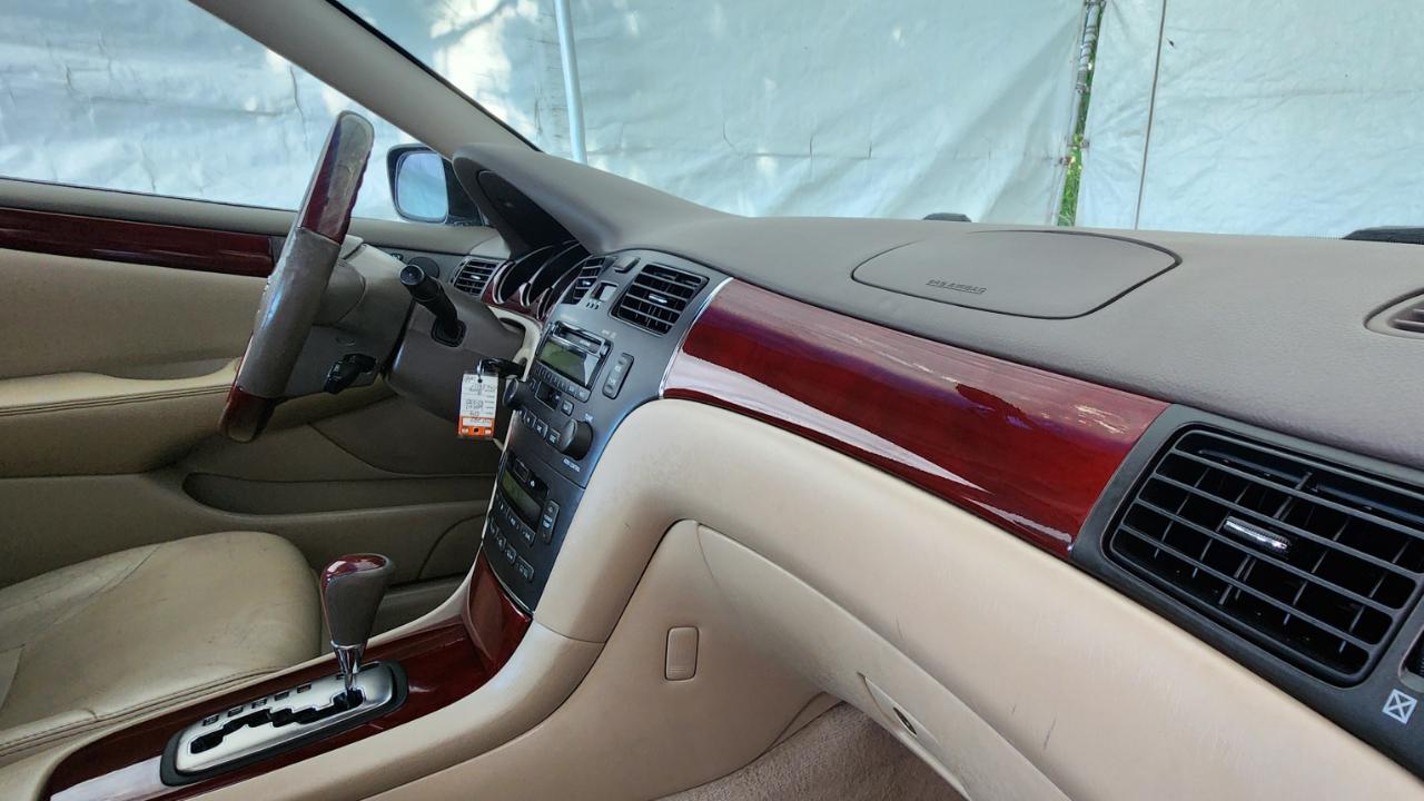 Lexus ES 330 4dr Sdn 2004