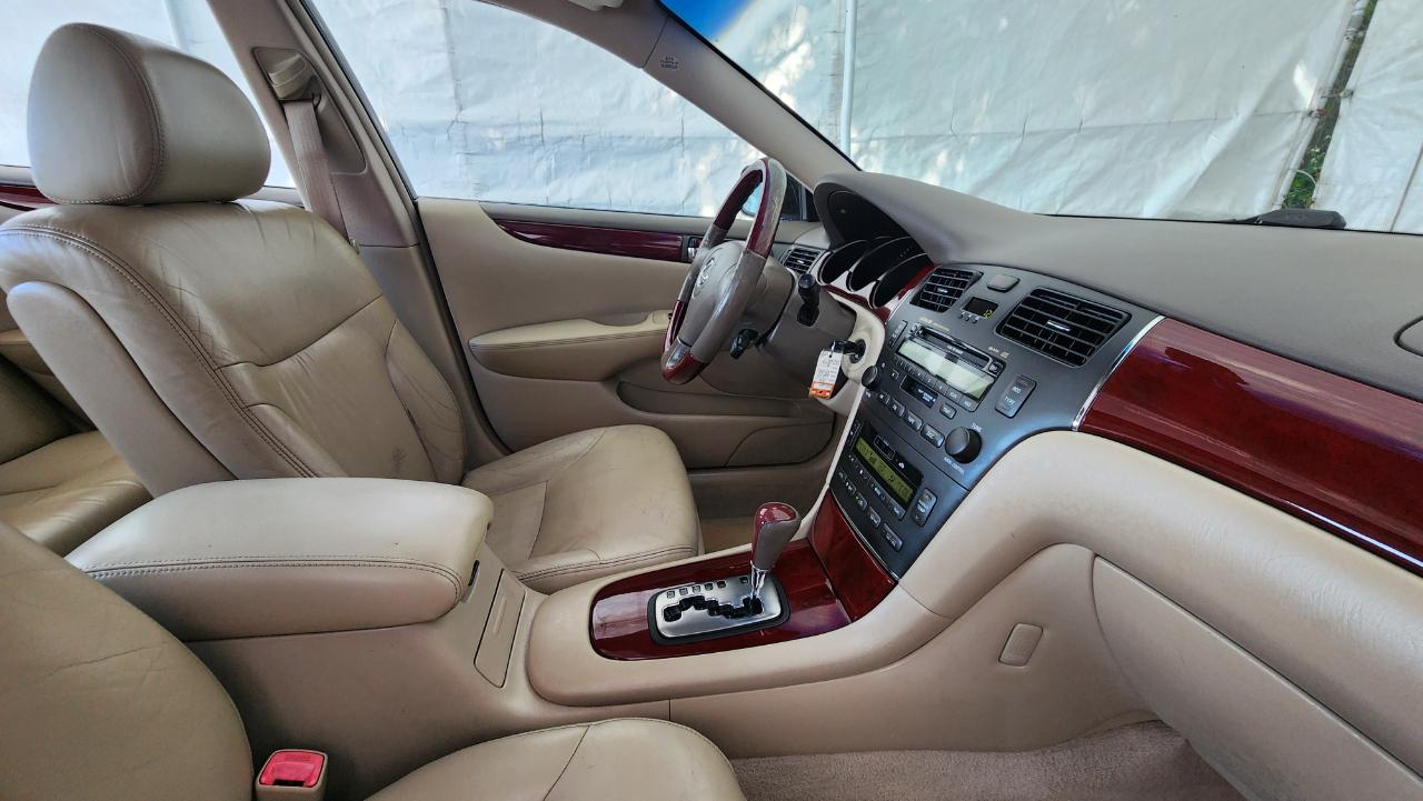 Lexus ES 330 4dr Sdn 2004