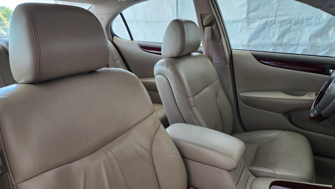 Lexus ES 330 4dr Sdn 2004