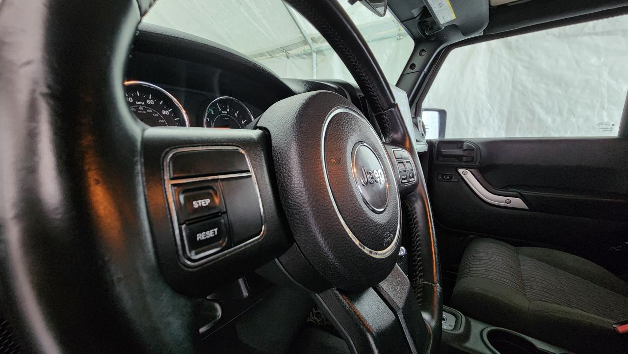 Jeep Wrangler Sahara 4WD 2012