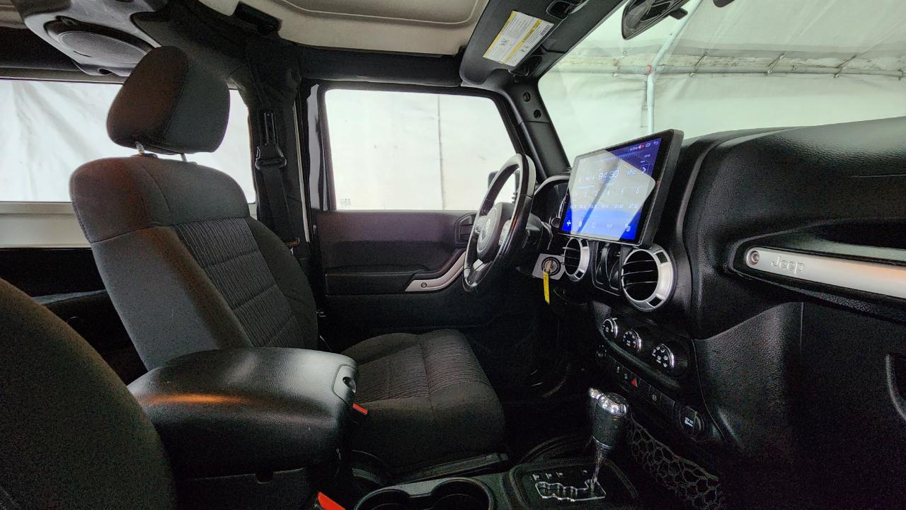 Jeep Wrangler Sahara 4WD 2012