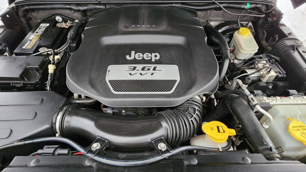 Jeep Wrangler Sahara 4WD 2012