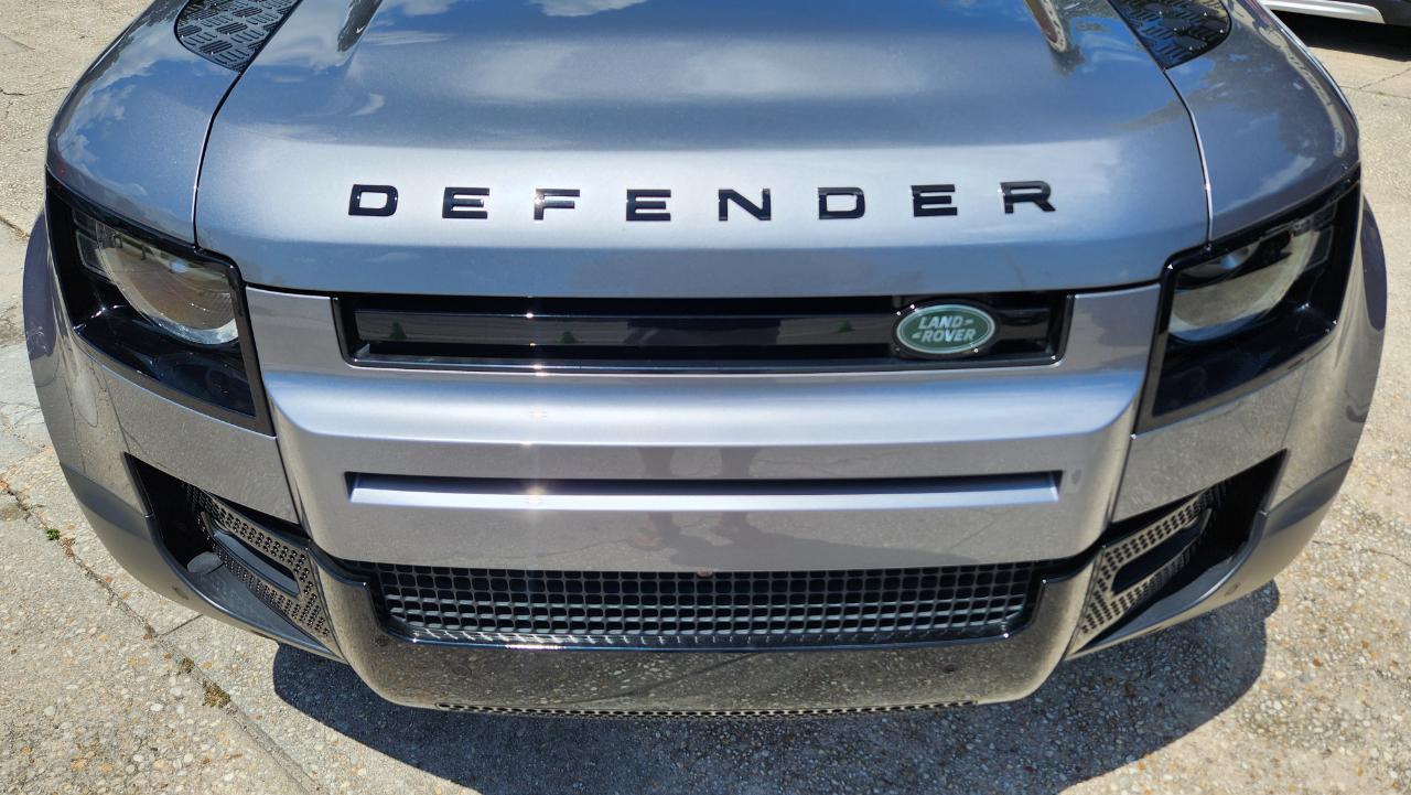 Land Rover Defender  2020
