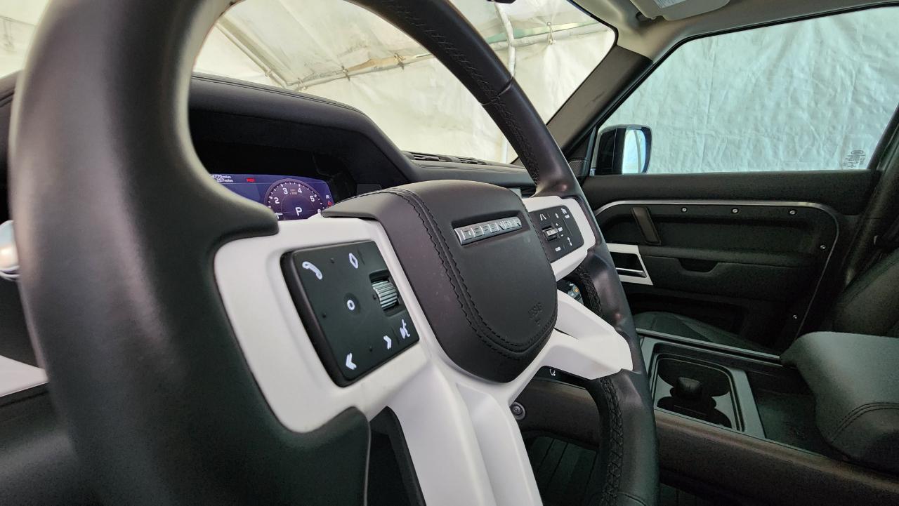 Land Rover Defender  2020