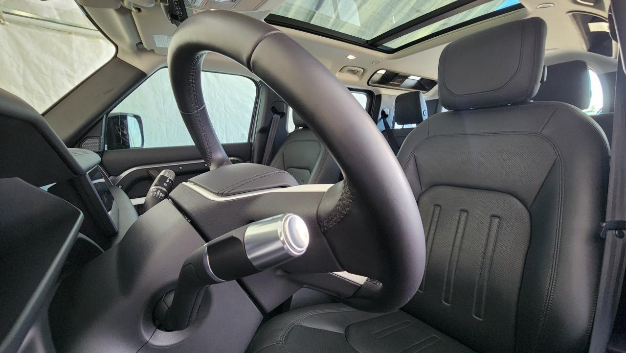 Land Rover Defender  2020