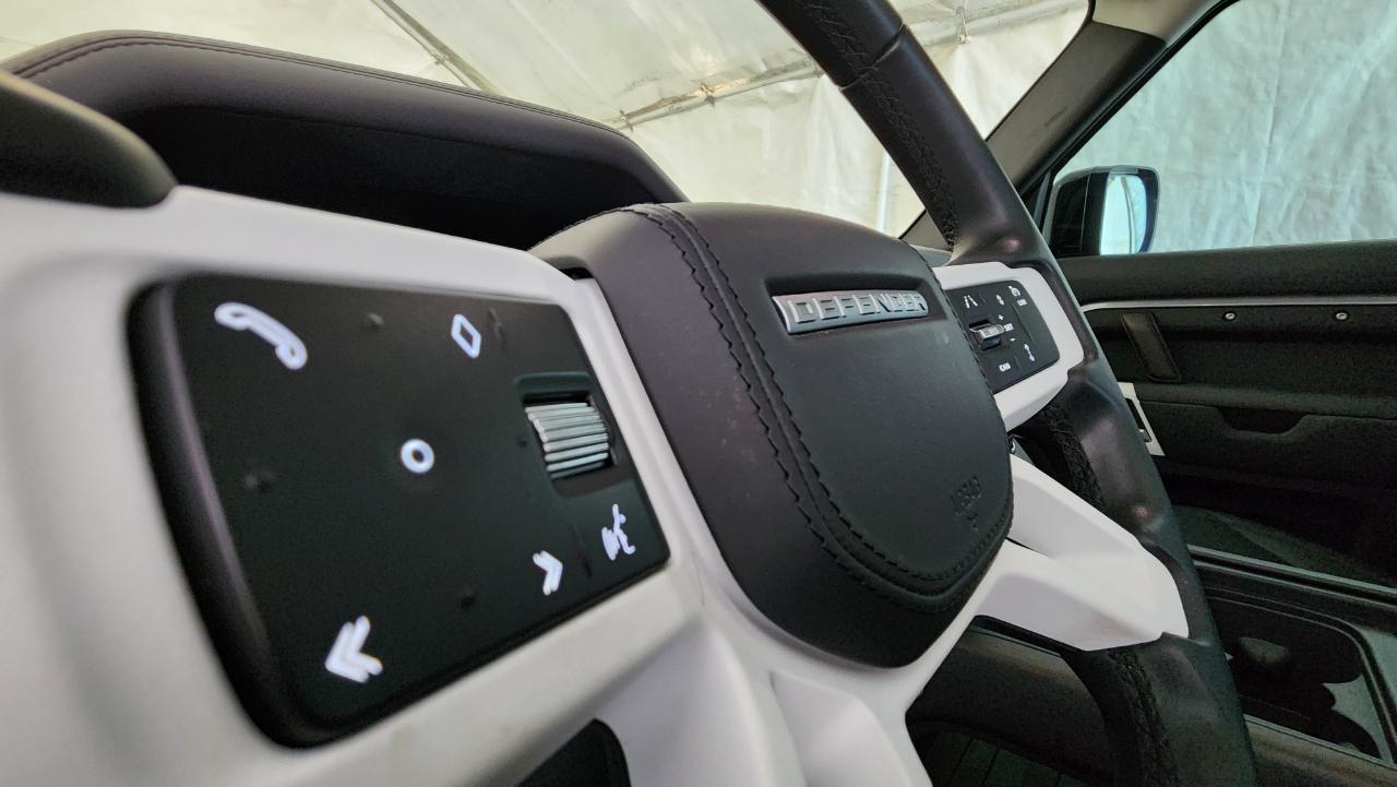 Land Rover Defender  2020