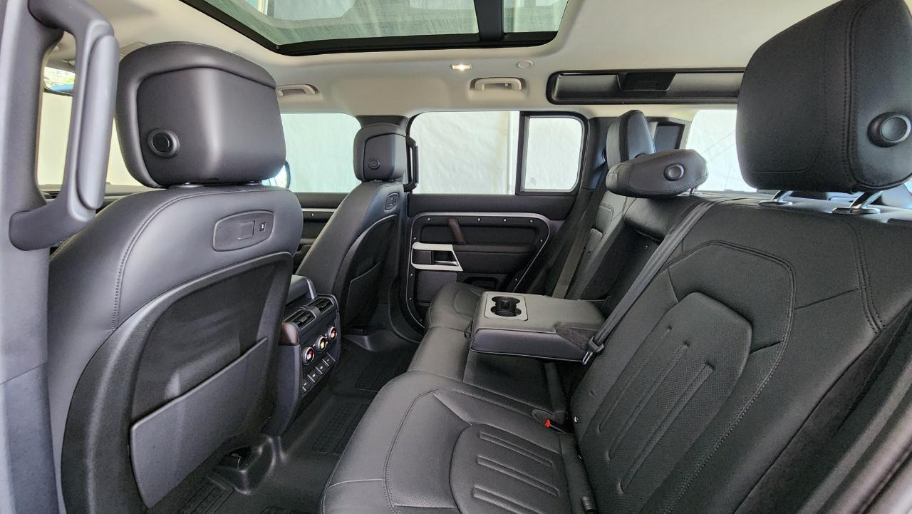 Land Rover Defender  2020