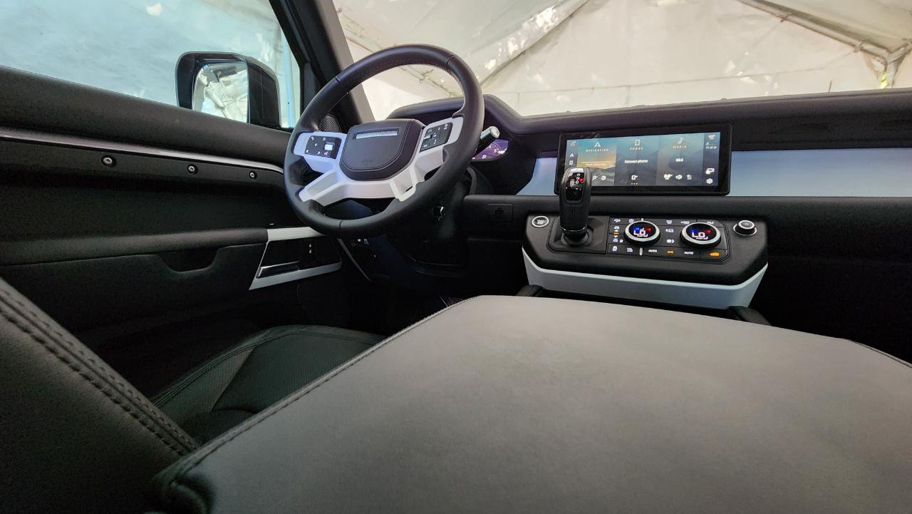 Land Rover Defender  2020