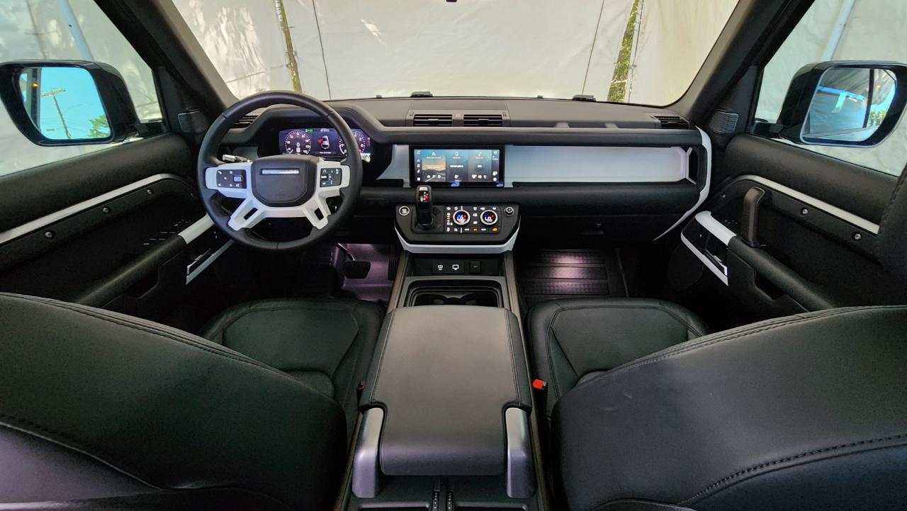 Land Rover Defender  2020