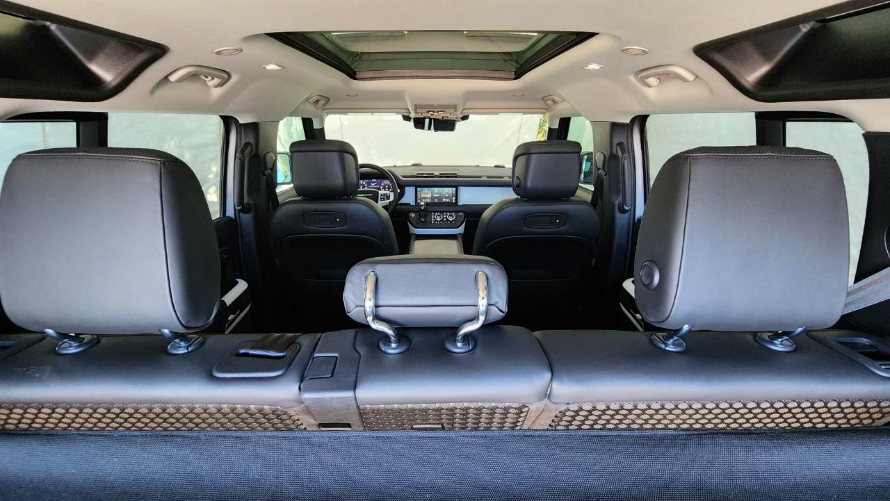 Land Rover Defender  2020