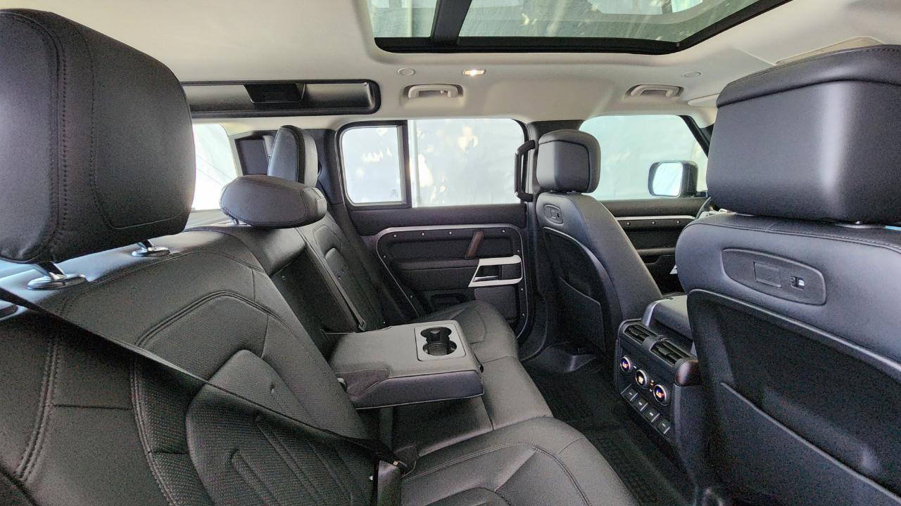 Land Rover Defender  2020