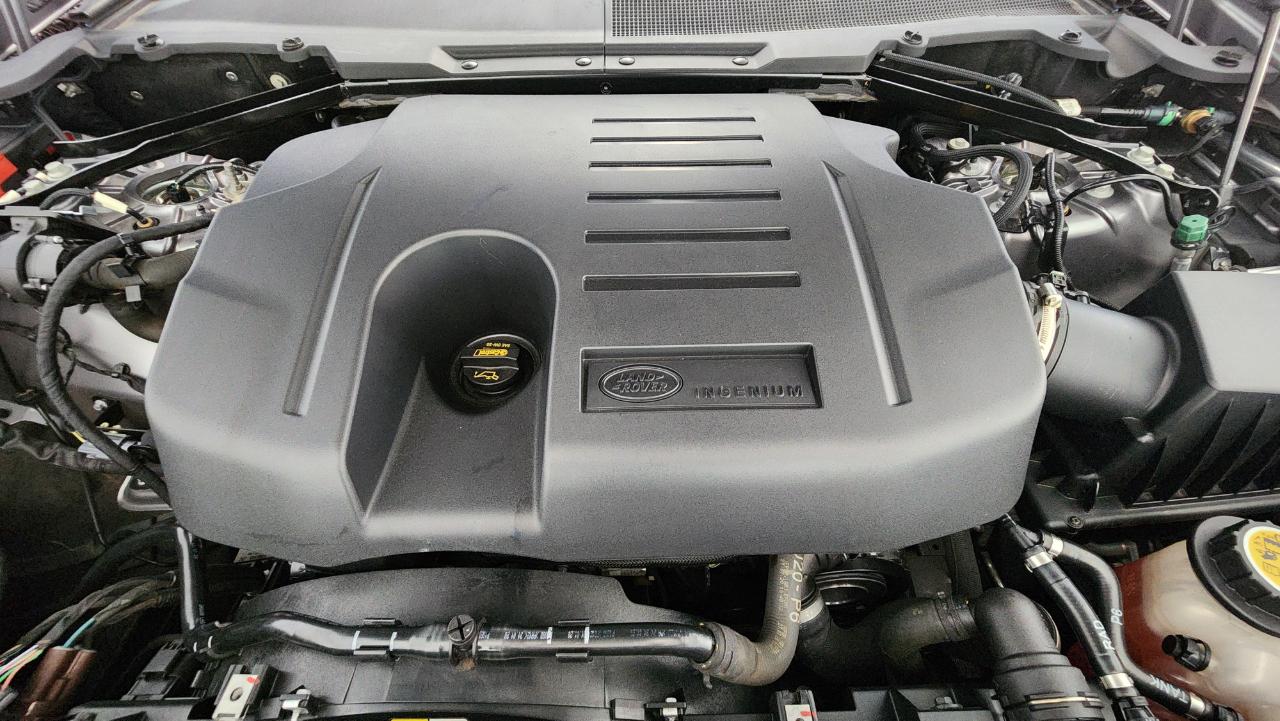 Land Rover Defender  2020