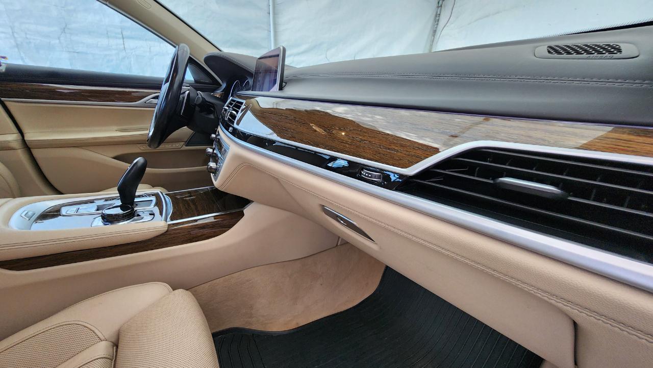 BMW 7 Series  2019