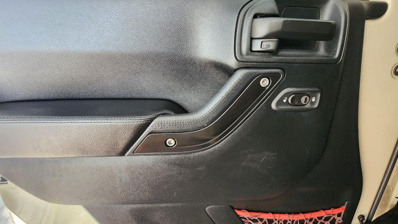 Jeep Wrangler photo 23