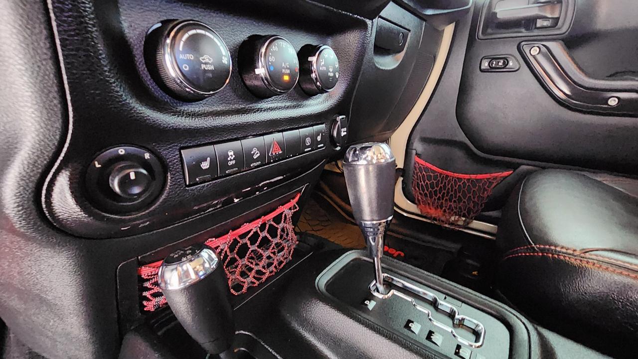 Jeep Wrangler photo 32