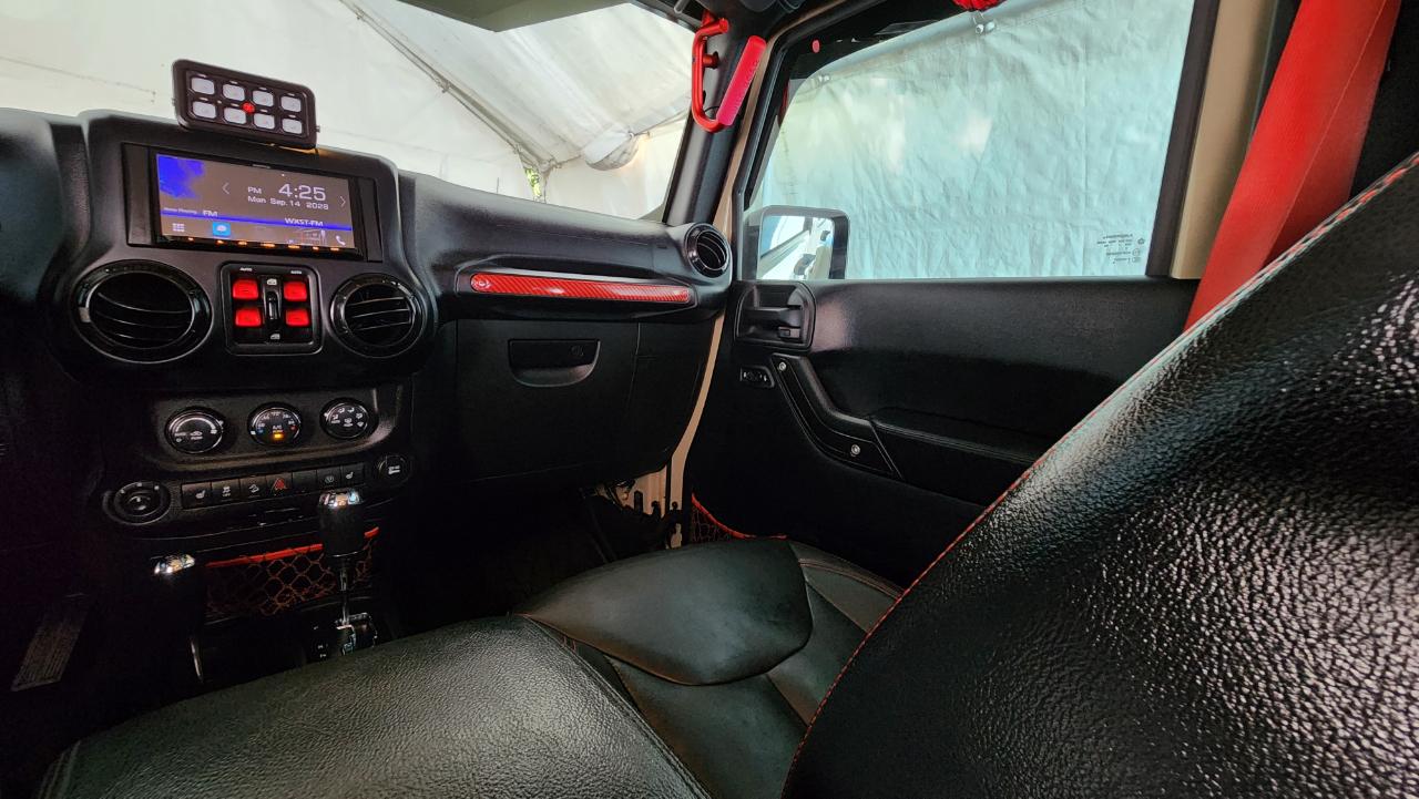 Jeep Wrangler photo 38