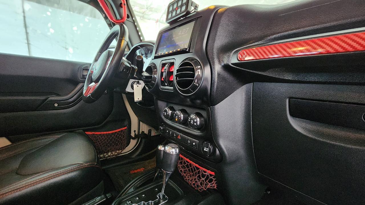 Jeep Wrangler photo 48